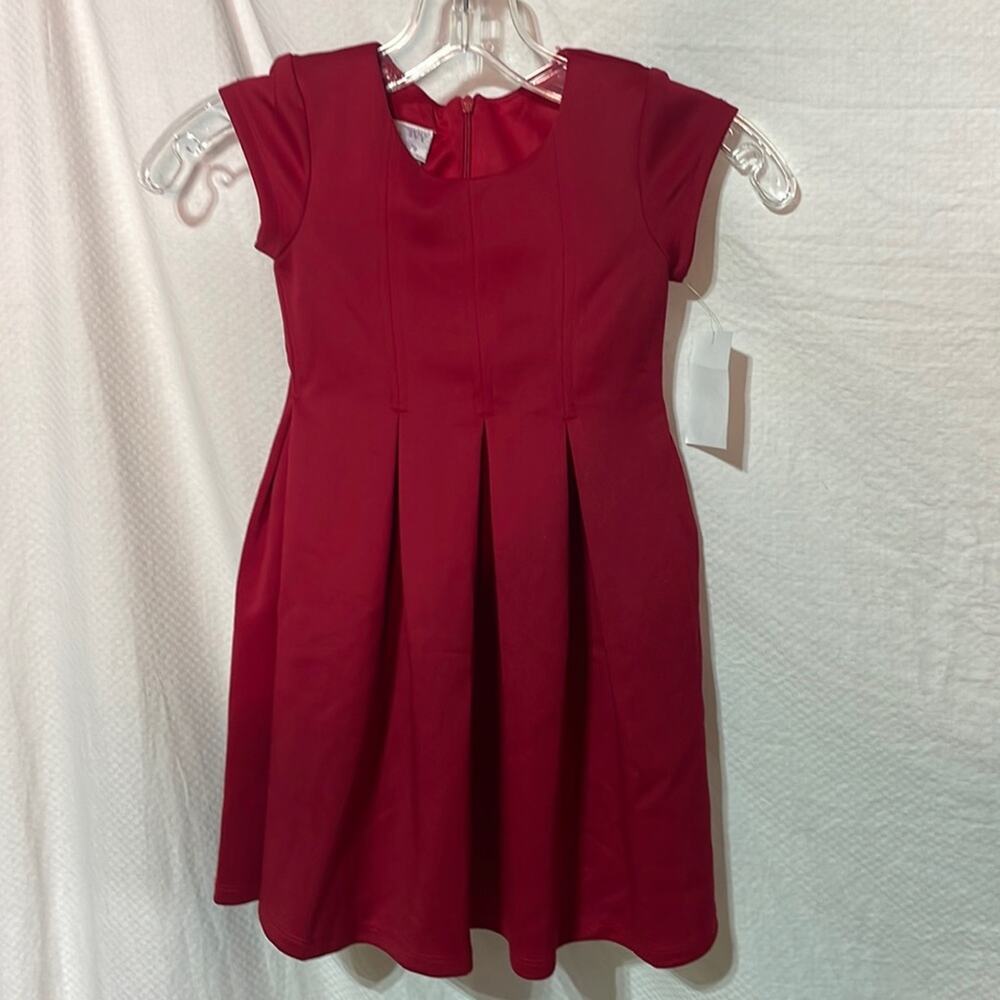 Iris & Ivy 5 red fit and flare with box pleated skirt and cap sleeve nwt perfect